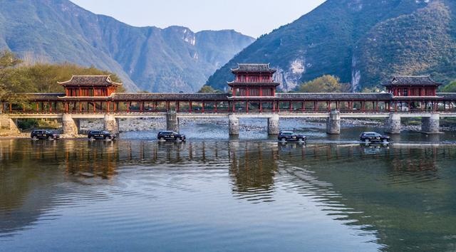 昂科旗：寻得世间芙蓉镇，犹思天下岳阳楼