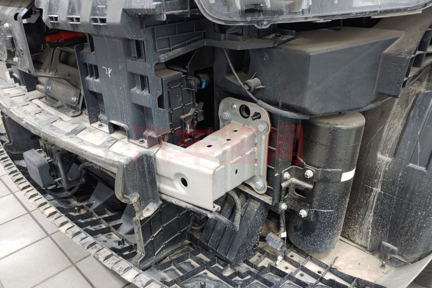 工艺品质追平同价等级燃油车 威马EX5拆解报告 防护有待提升