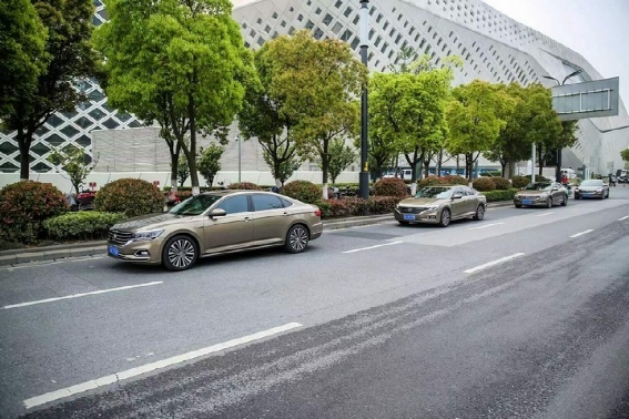 开不腻的帕萨特，说不完的爷青回