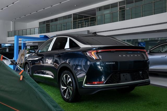 极狐汽车再加重码再次推出“购车0压力，用车0成本”