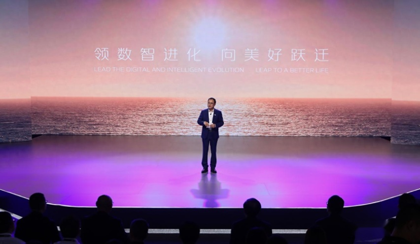 今年推4款新车 2030年销量150万 数智进化新汽车长安启源发布