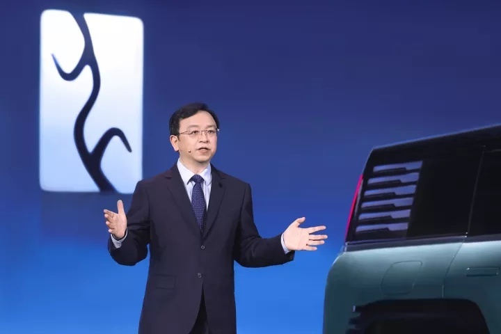 销量超神，发布百万级品牌，谁还说比亚迪不行？