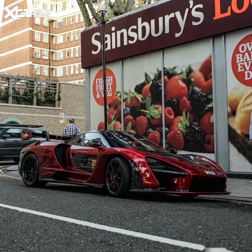 迈凯伦塞纳实车街拍 犀利运动的造型