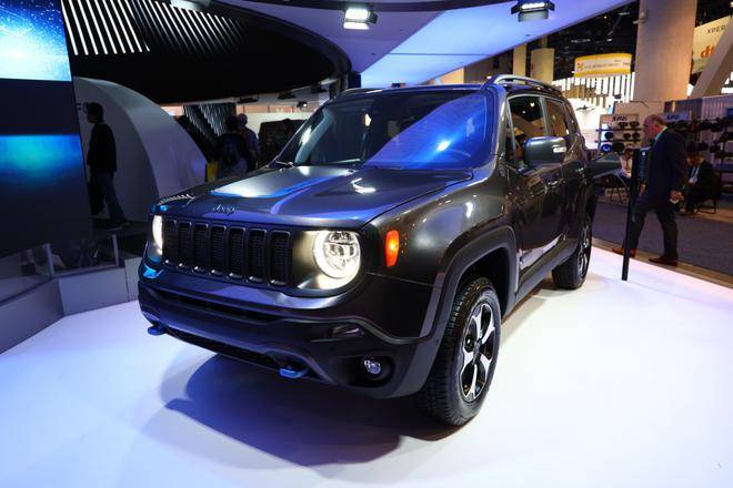 bϵy Jeep늻ӰɂbCES