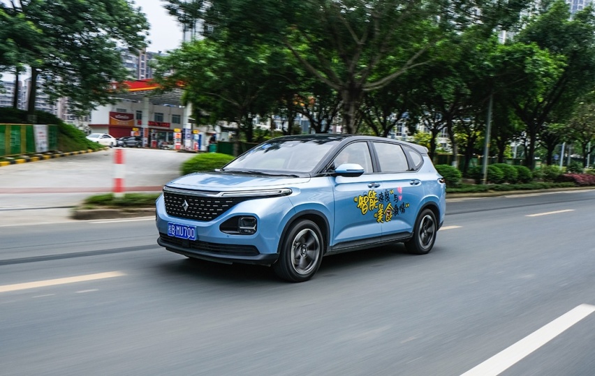 过分了！不到8万起的帅气中国新车，竟然这么好开好用？