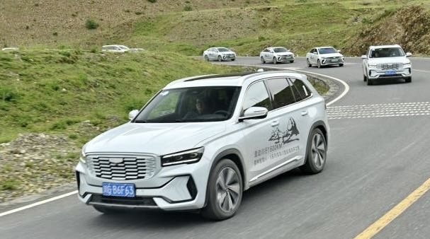 试驾吉利星越L雷神混动版，高原极端路况油耗仅4.9L