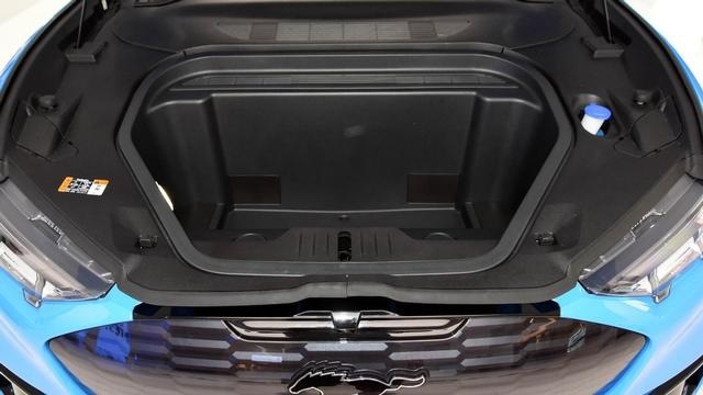 只相差6千元，特斯拉Model Y和福特Mach-E新车谁更值？