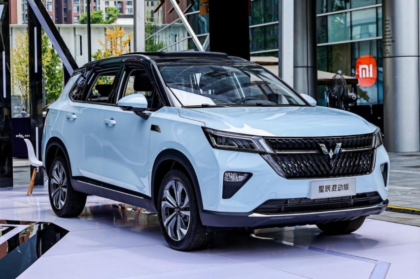 百公里油耗5.7L，五菱星辰混动版搭载2.0L动力，家用SUV首选？