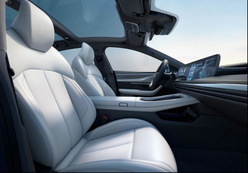 702km超长续航，售价24.99万元起，小鹏P7i有哪些变化？