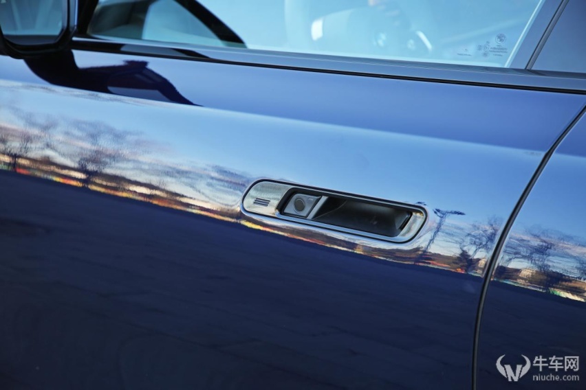 强者的自我颠覆 试驾宝马i7 xDrive60L