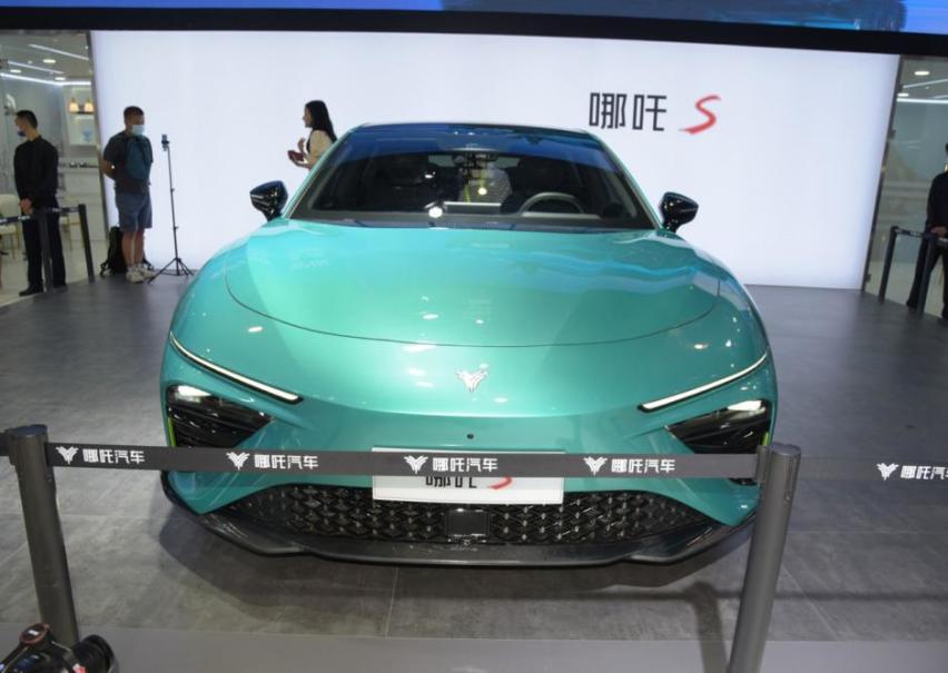 哪吒拿出最强的造车实力，推出S耀世版，33.88万价格真不便宜