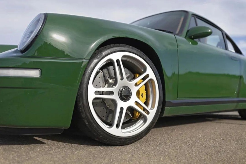 套着保时捷964外壳的超级跑车，Ruf SCR