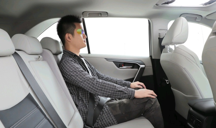 CT6降10万，XFL降18万，硬气的丰田SUV却一毛不拔？