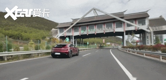 纽北最速量产SUV!小米YU7GT硬核细节全盘点|动态体验 纽北最速量产SUV!小米YU7 GT 硬核细节全盘点 | 动态体验