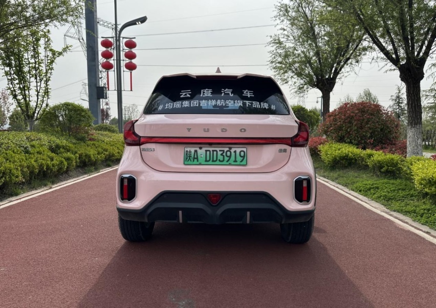 吉祥云度云兔，航空公司也造车？纯电小车大配置