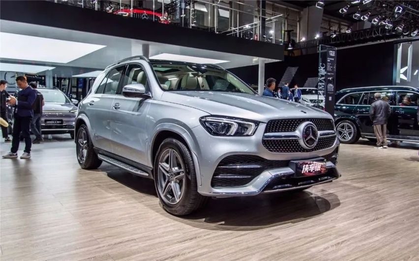 奥迪新款Q7售68.98万元起，BBA这三款豪华中大型SUV