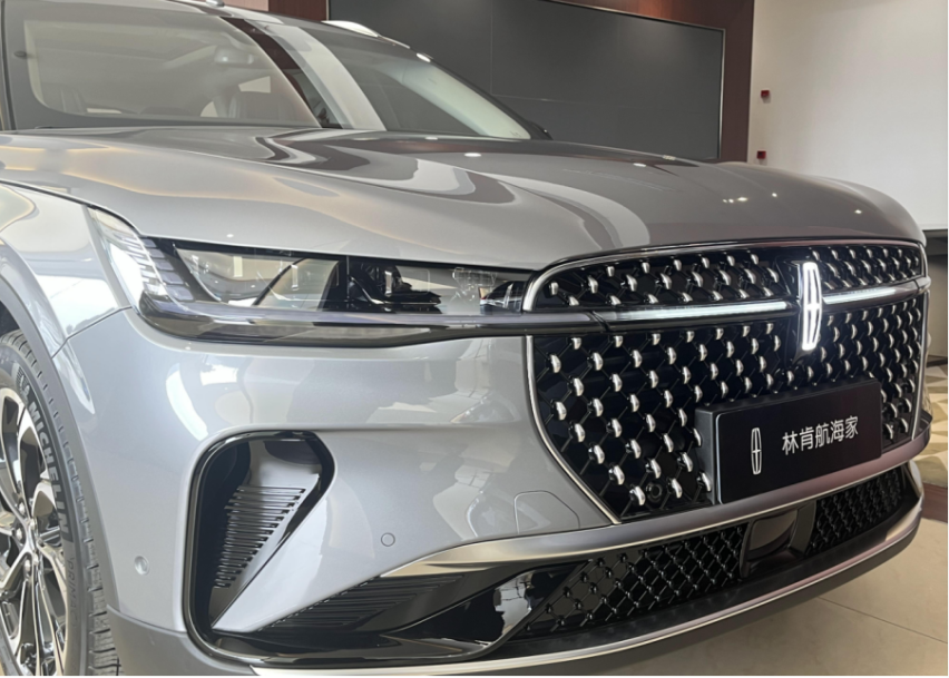 林肯航海家和凯迪拉克XT5车型对比测评