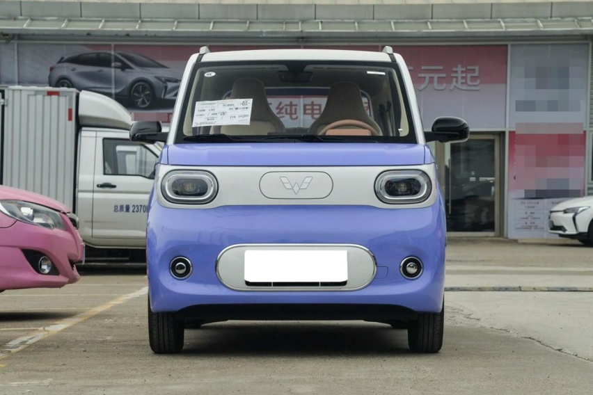 宏光MINI EV的余温并未退散，依旧给五菱贡献最高销量