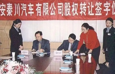 【E汽车】30年1000万新能源，比亚迪如何把自己卷成世界冠军？