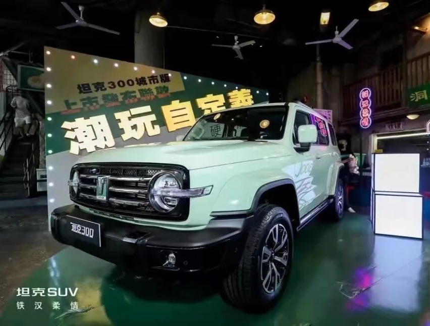 开着“坦克”压马路是什么感觉？