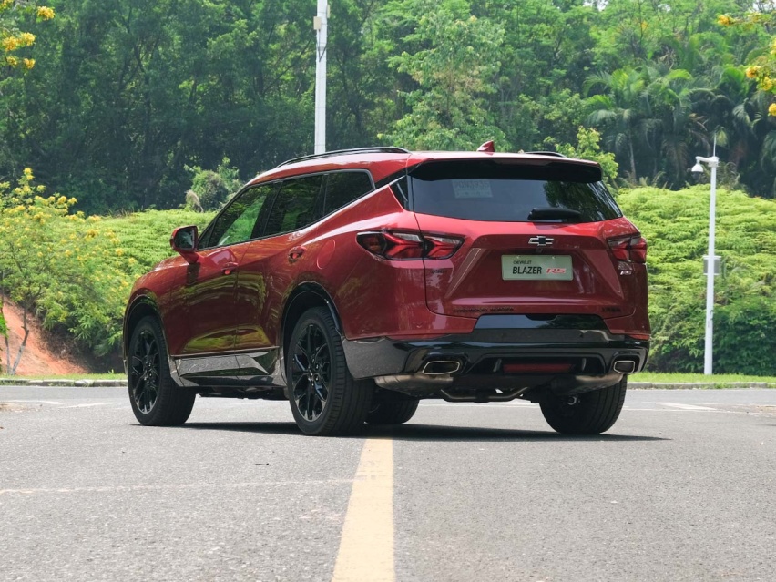 2.0T+8AT的豪车不到24万起，4月这几款上市新车必看