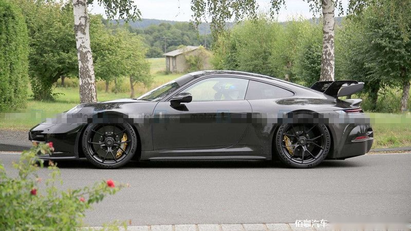 2021-porsche-911-gt3-new-spy-photo-side-view.jpg