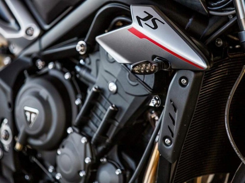 MT-09/Z900/STREET TRIPLE RS对比
