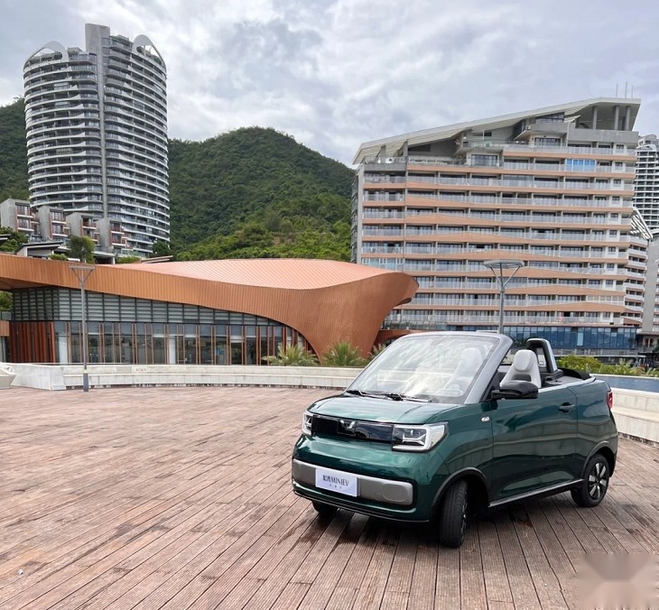五菱MINIEV敞篷版现身街头 据说不到8万？