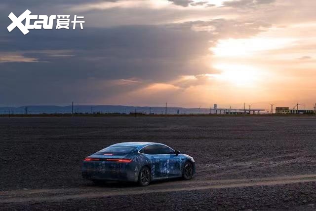 挑战比亚迪汉？吉利银河E8路试谍照曝光，看起来有点东西