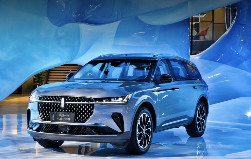 豪华SUV：林肯航海家和凯迪拉克XT5，哪款更值得入手？
