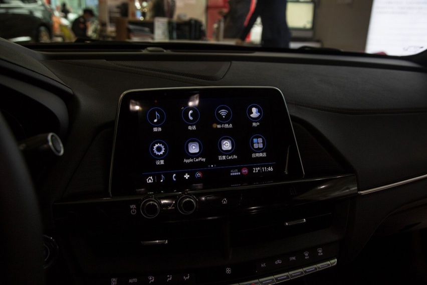 带 OnStar 安吉星、4G 车载 WiFi 功能的 CUE 车载系统是 CT4 的全系标配