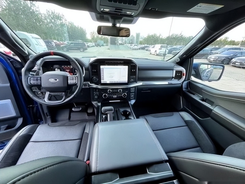 3.5L+10AT+大沙发+大屏,豪华升级新猛禽F-150告别傻大黑粗