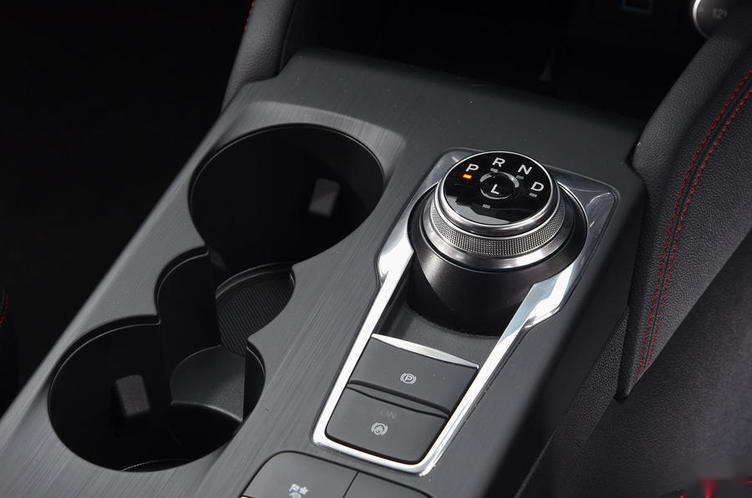 英媒试驾全新福特翼虎PHEV，动感、实用、精致完美