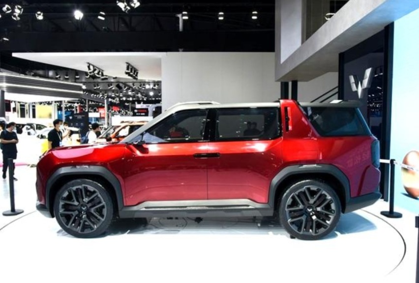 五菱首款银标SUV，宏光侠霸气不输路虎卫士，预计会火