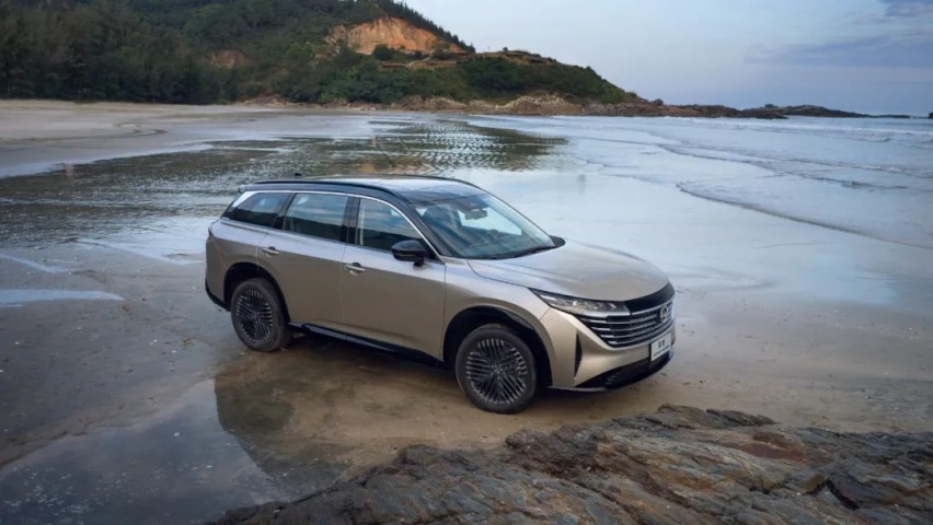 中大型SUV别看新势力了，日产诚意更足，2.0T+7座23.98万起