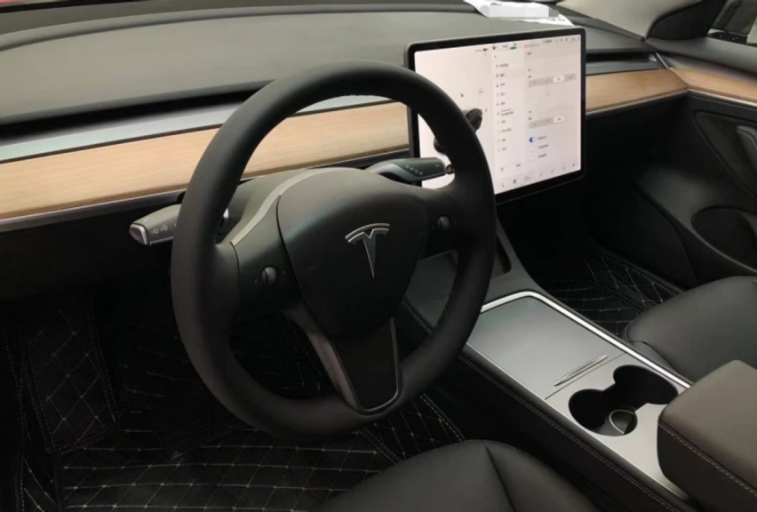 巅峰对决！欧拉闪电猫VS特斯拉Model 3谁能更胜一筹？