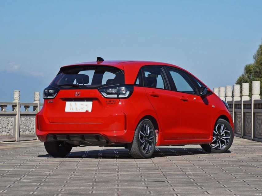 autohomecar__ChsEnGA3Rp6AfMr2AATKqoXZSpQ573.jpg