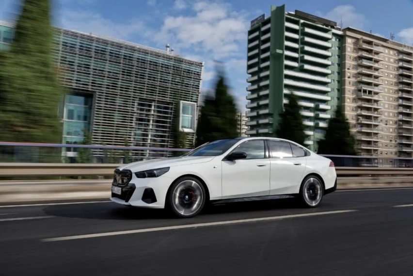 快得离谱！全球首试宝马i5 M60 xDrive，明年引进国内！