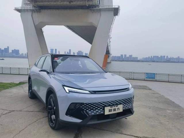为用户提供更高价值的出行体验，试驾北京汽车新魔方