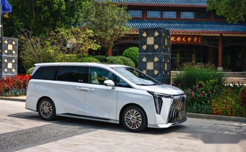 科技赋能 万全之境——传祺M8宗师上市 奠定国产MPV一代“宗师”