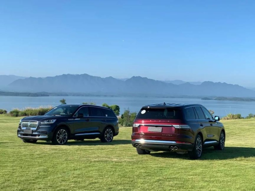 全系标配3.0T V6发动机——陆地上的“飞行器”