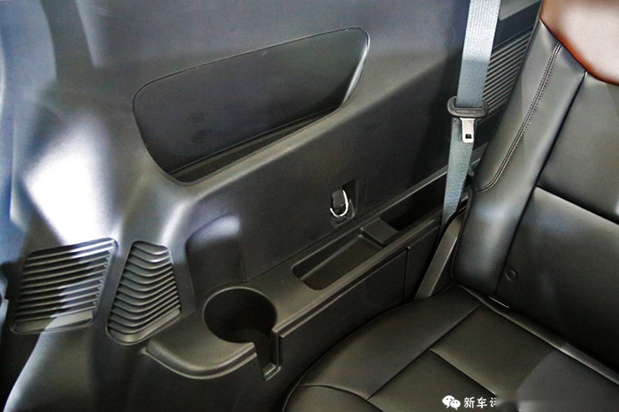 全新探险者实拍：30多万的纵置后驱中大型SUV，还有谁？