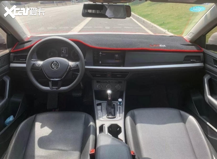 经典轩逸价格太贵，所以买了低配新朗逸，我这价格没被坑吧？