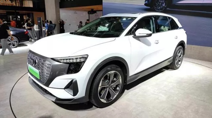 新款奥迪Q5 e-tron上市 选它还是特斯拉Mode Y