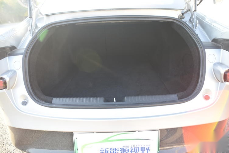 动力续航上能与特斯拉Model 3比肩的车型——小鹏P7