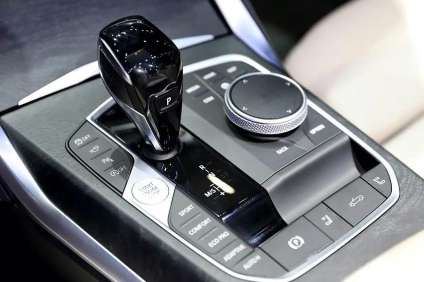 全新BMW 4系敞篷轿跑车用创新软顶致敬经典魅力