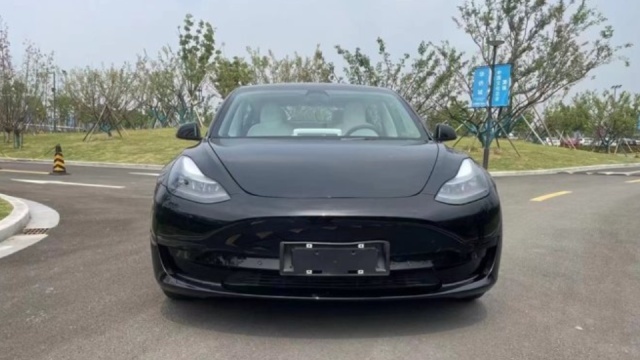 开一年打8折，保值率不如国产，二手Model 3你敢买吗？