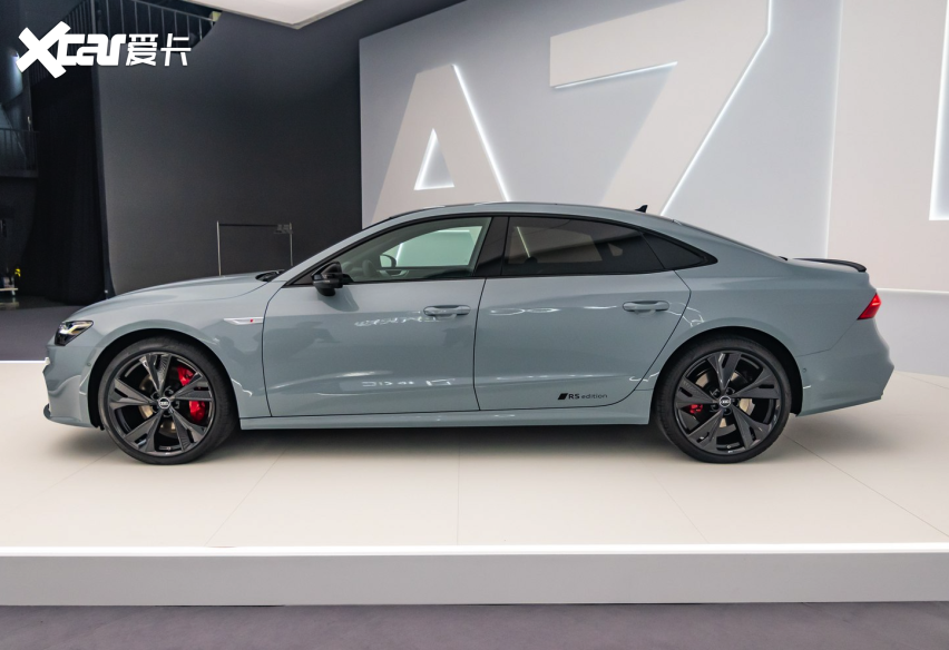 上汽奥迪a7l上市,售价低至41.87万,竟然还有rs套件?