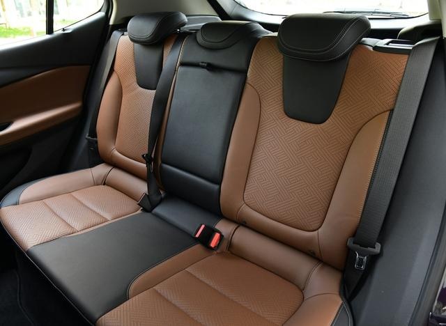 试驾测评：百年品牌的首款紧凑型SUV，迟来的总是最好的？