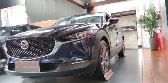 实拍2020款马自达CX-30！轴距2653mm配2.0L